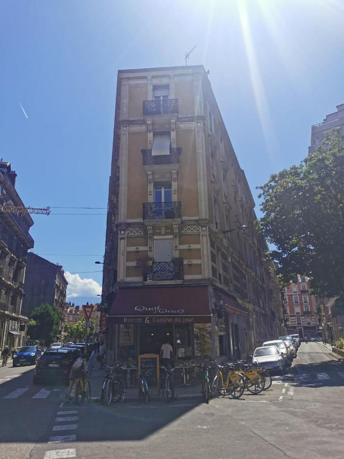 Bel Appartement Charme Ancien Dans Quartier Anime Grenoble Exterior photo